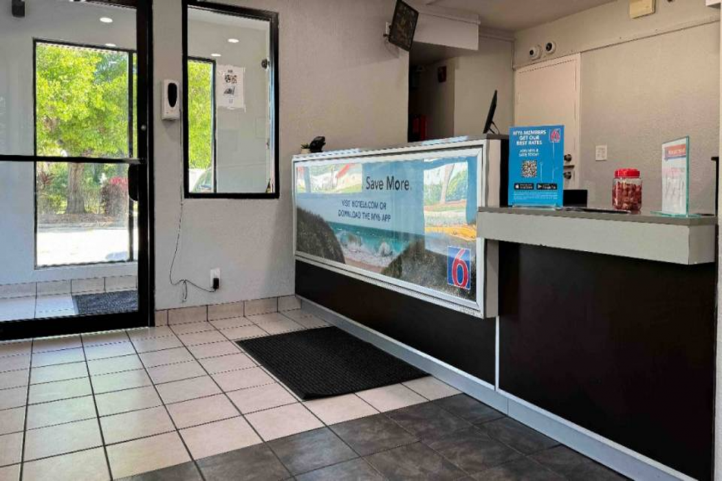 Motel6 Bradenton, FL 6/63