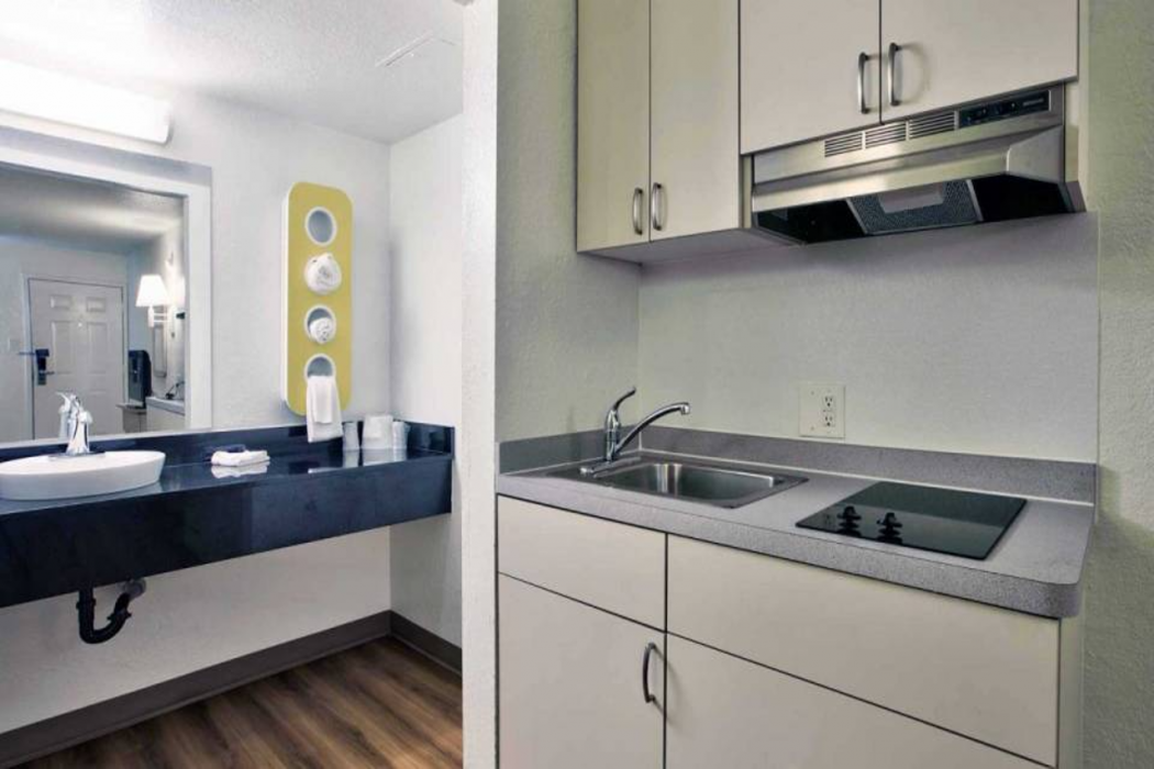 Motel6 Tallahassee, FL - Downtown 16/59