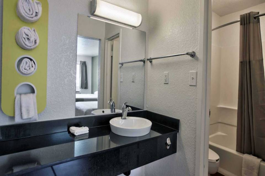 Motel6 Tallahassee, FL - Downtown 19/59