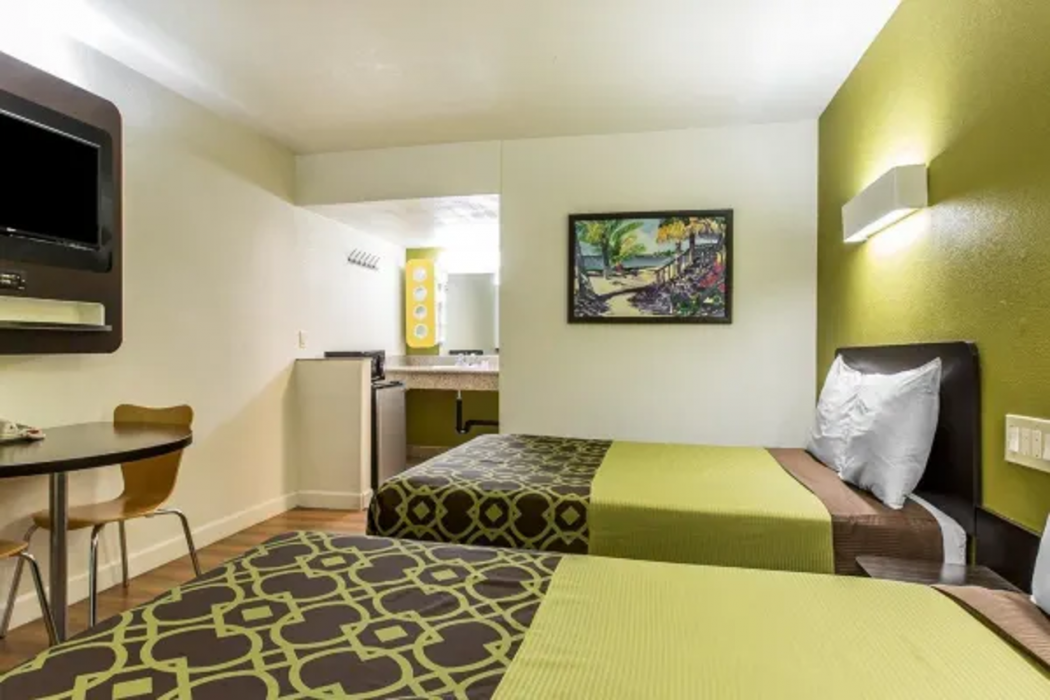 Rodeway Inn Downtown Hanford 13/20