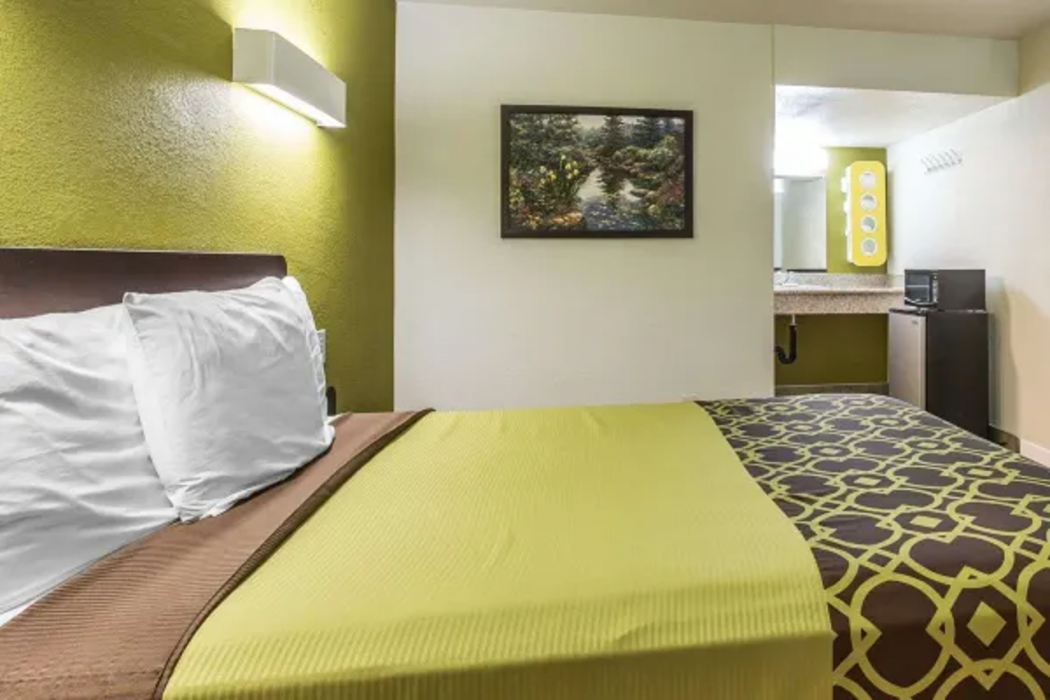 Rodeway Inn Downtown Hanford 15/20
