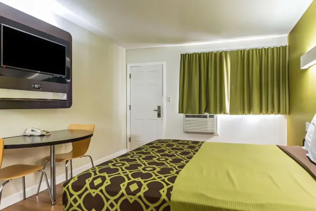 Rodeway Inn Downtown Hanford 14/20