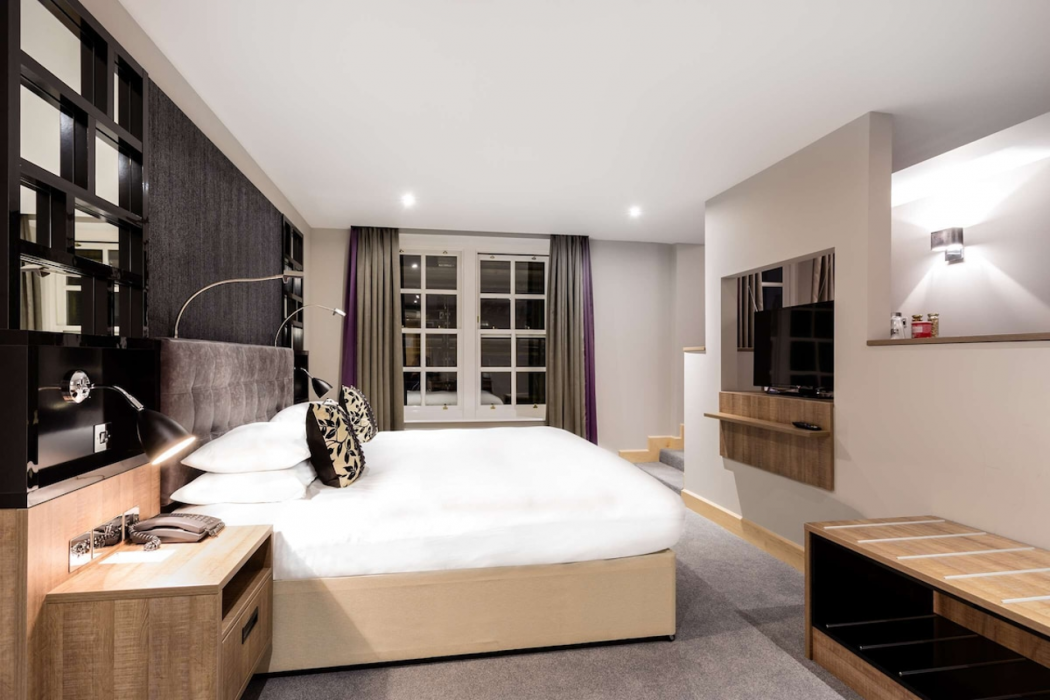 Room at Courthouse Hotel London, LONDON
