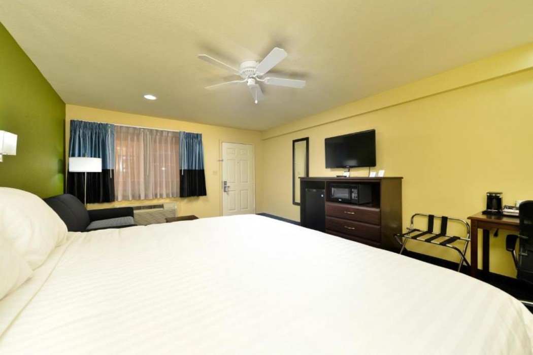 Quality Inn Needles, CA 15/34