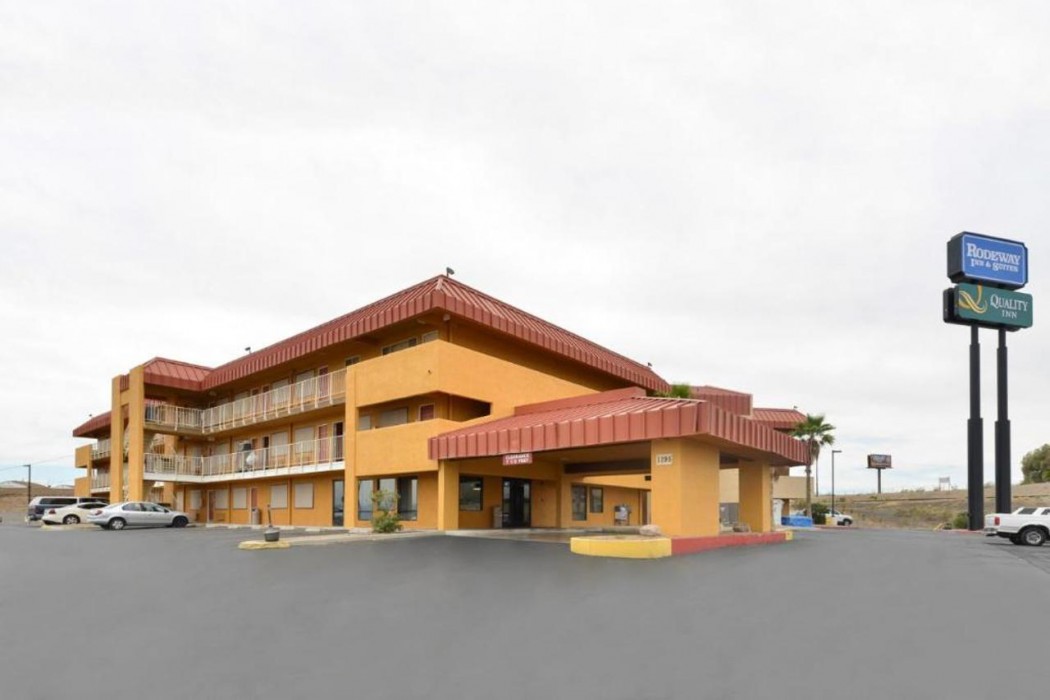 Quality Inn Needles, CA 2/34