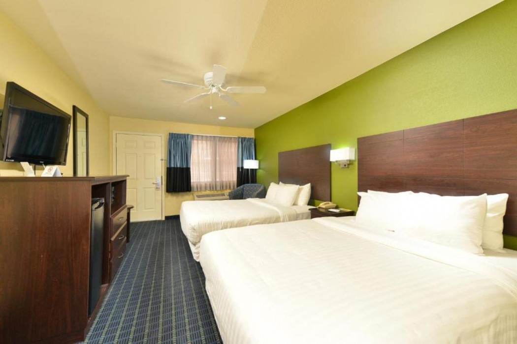 Quality Inn Needles, CA 10/34