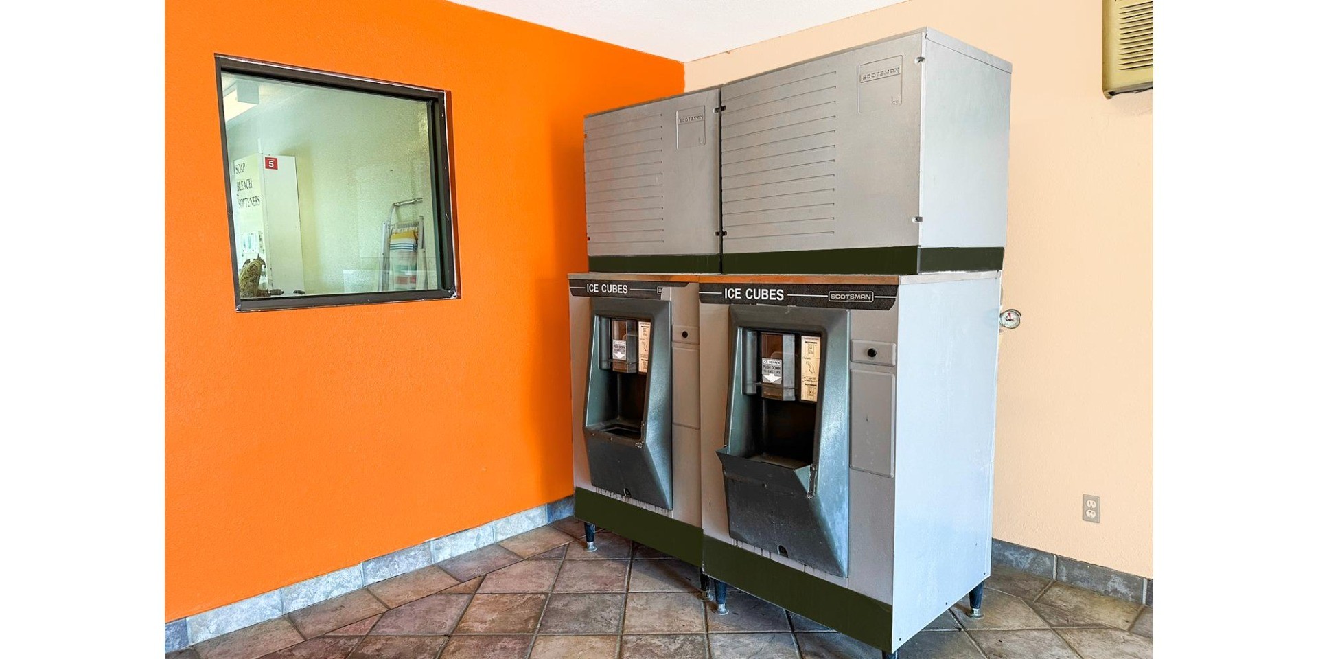 Luxury Inn By OYO Albany 27/33