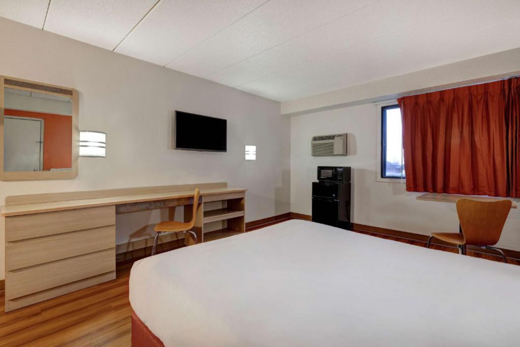 Motel6 Lakeville, MN - South - Lakeville 13/59