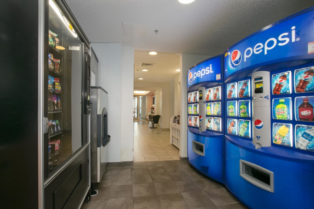 Motel6 Brooklyn Center, MN - Minneapolis 32/48