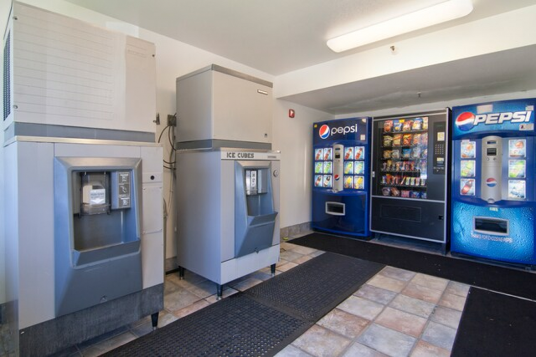 Motel6 Roseville, MN - Minneapolis North 22/33