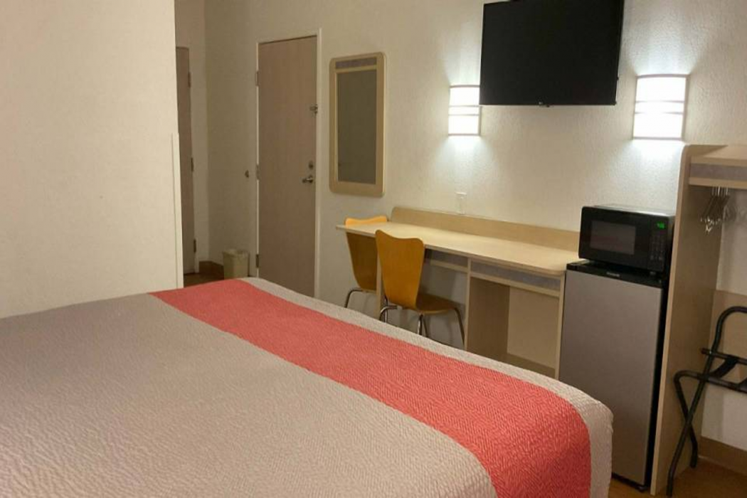 Motel6 Pearl, MS - Jackson Airport 8/30