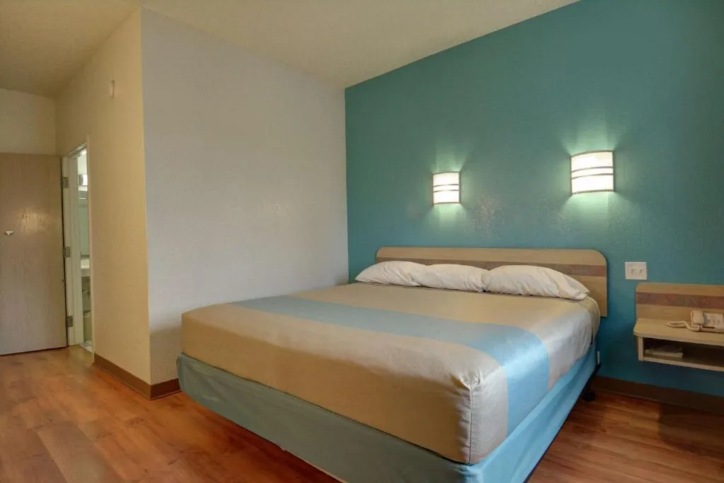 Motel6 Denison, TX 14/56