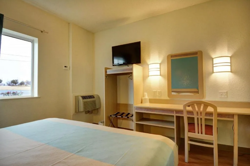 Motel6 Denison, TX 15/56