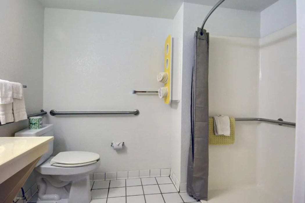 Motel6 Denison, TX 12/56