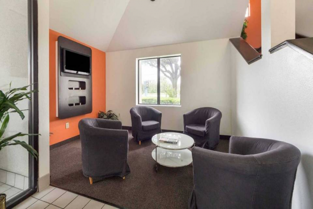 Motel6 Dallas, TX - Northeast photo5