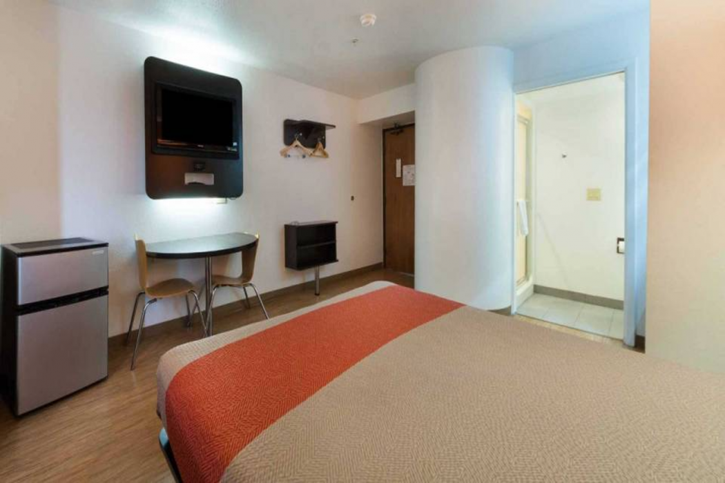 Motel6 Dallas, TX - Northeast 13/45