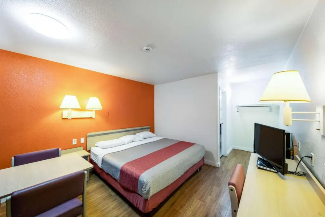 Motel6 Greenville, TX 8/45