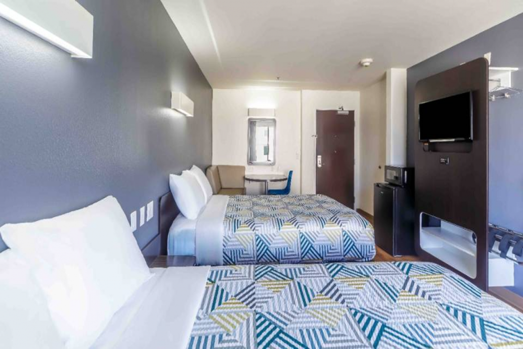 Motel6 Laredo, TX - Airport 10/66