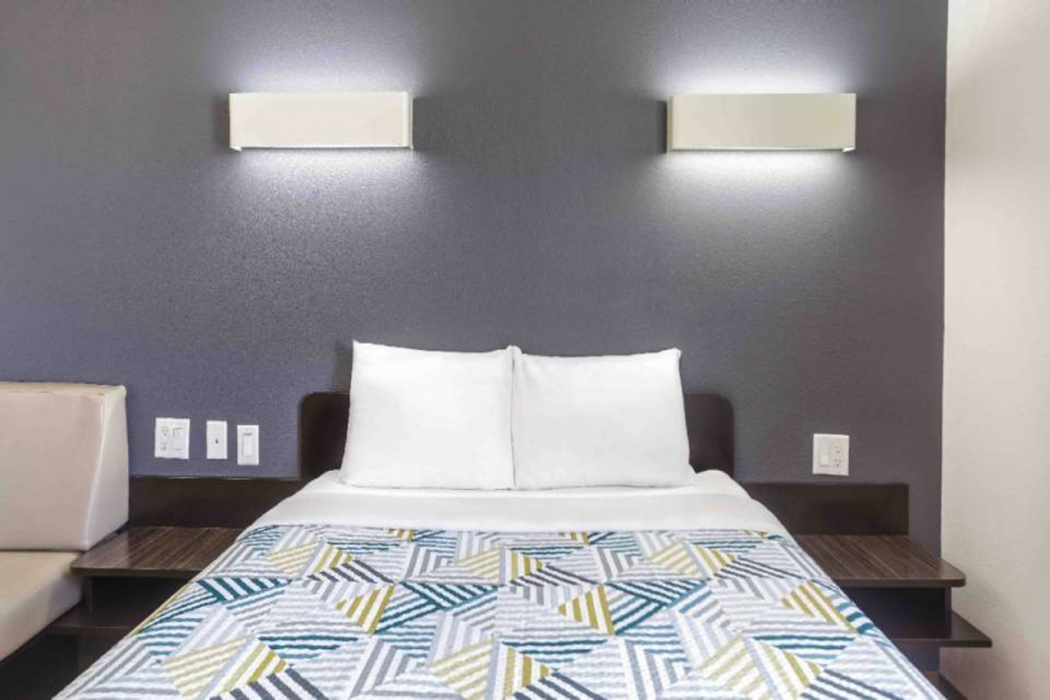 Motel6 Laredo, TX - Airport 20/66