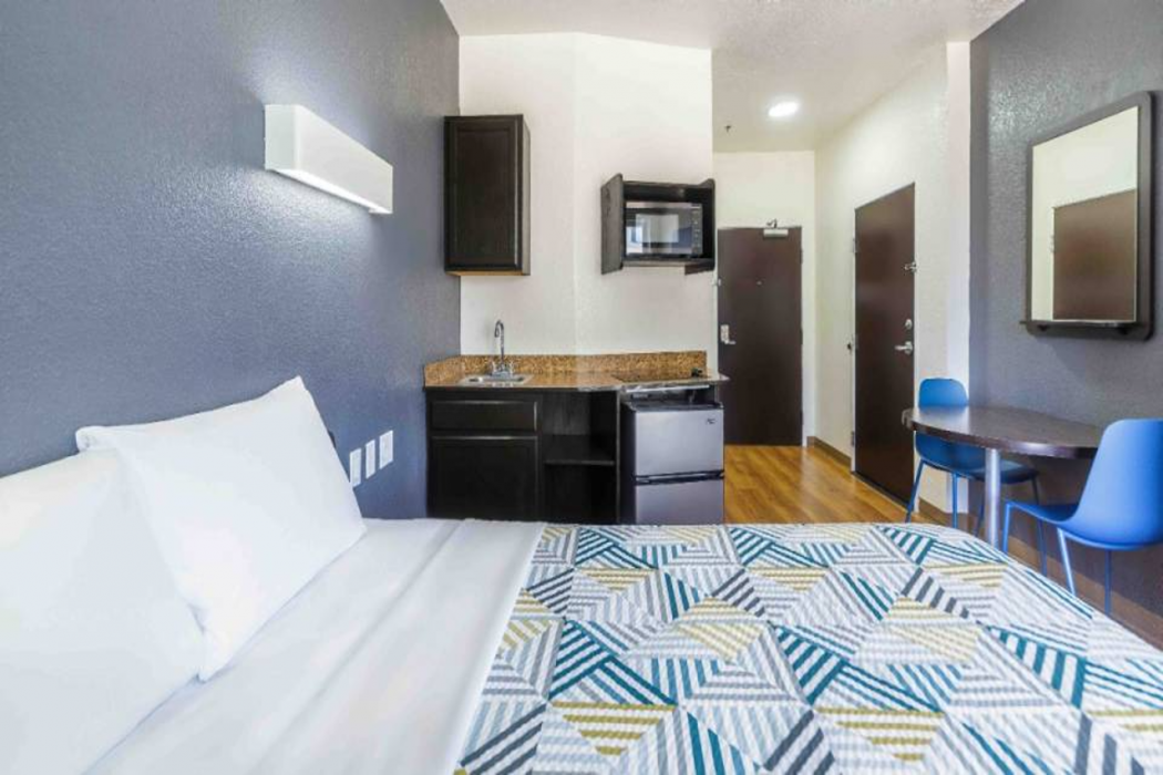 Motel6 Laredo, TX - Airport 21/66