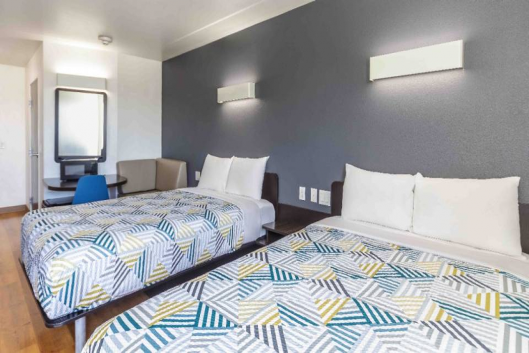 Motel6 Laredo, TX - Airport 22/66