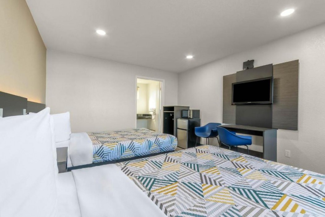 Motel6 Willows, CA 24/60