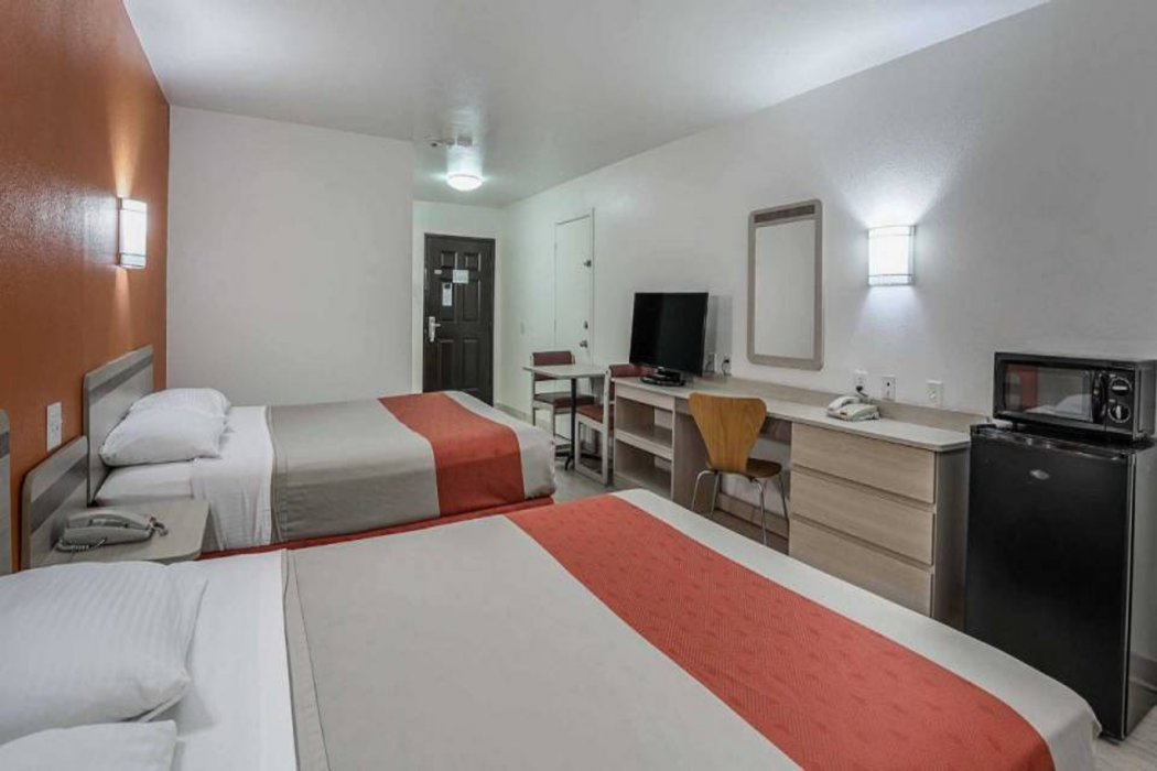 Motel6 Pasadena, TX 17/45