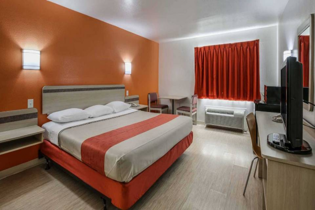 Motel6 Pasadena, TX 13/45