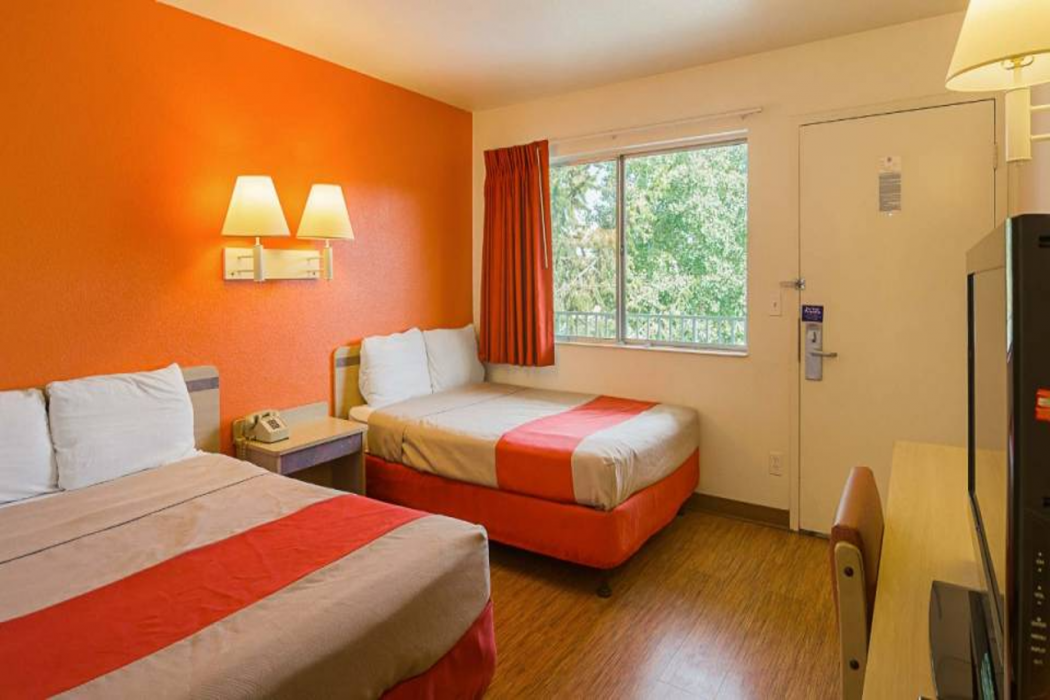 Motel6 Laramie, WY 24/52