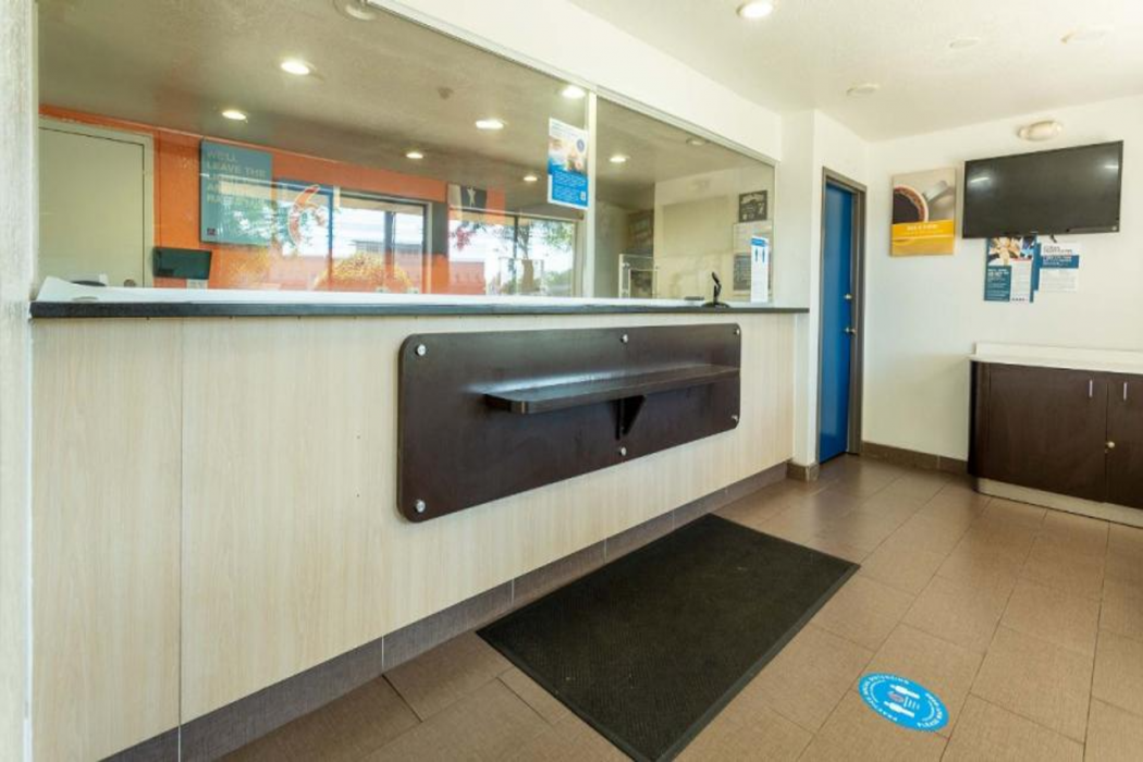 Lobby at Motel6 Camp Springs, DC - South Camp Springs, SUITLAND - MD