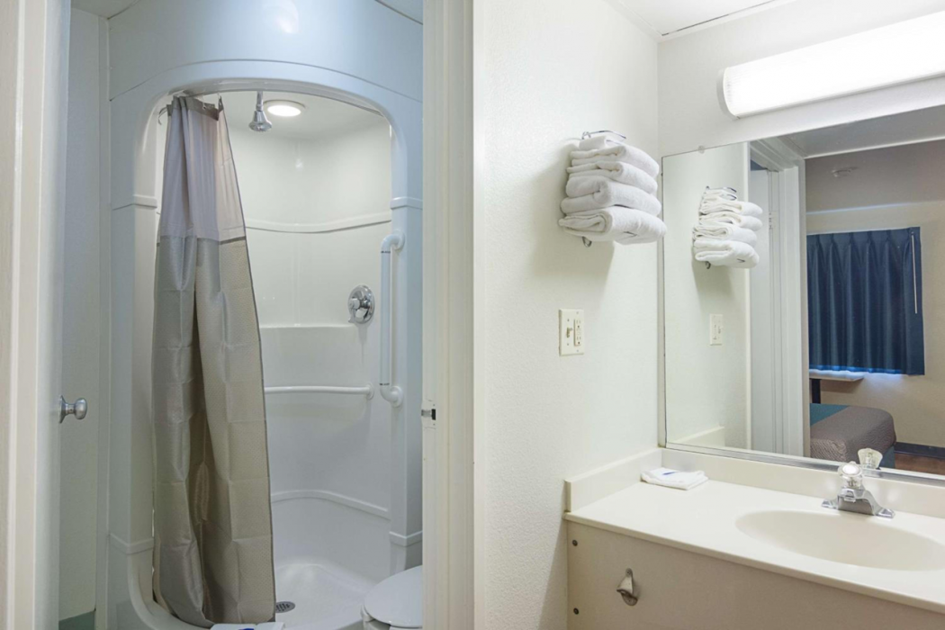 Motel6 Fredericksburg, VA - North 21/47