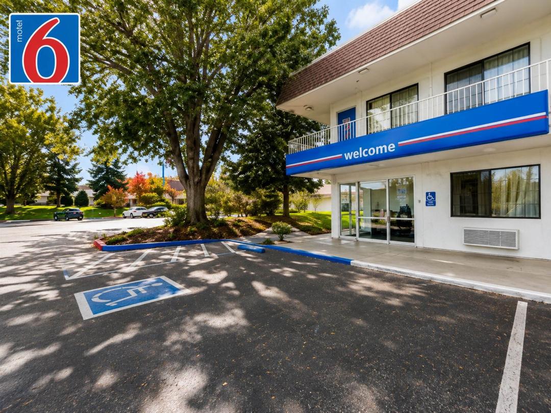 Motel6 Yreka, CA in YREKA - CA