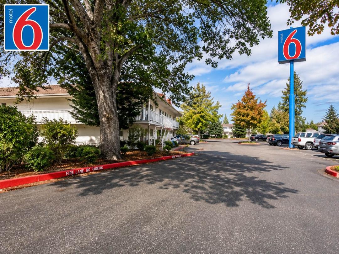 Motel6 Yreka, CA 6/62