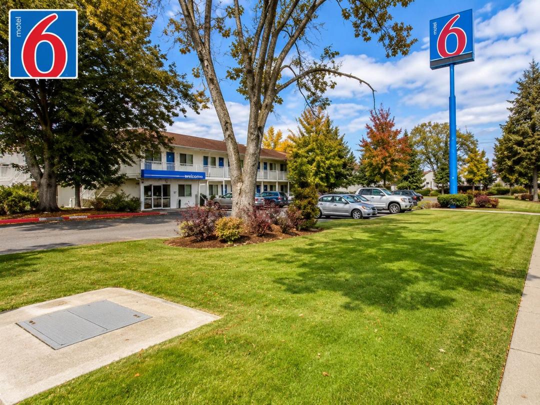 Motel6 Yreka, CA in YREKA - CA