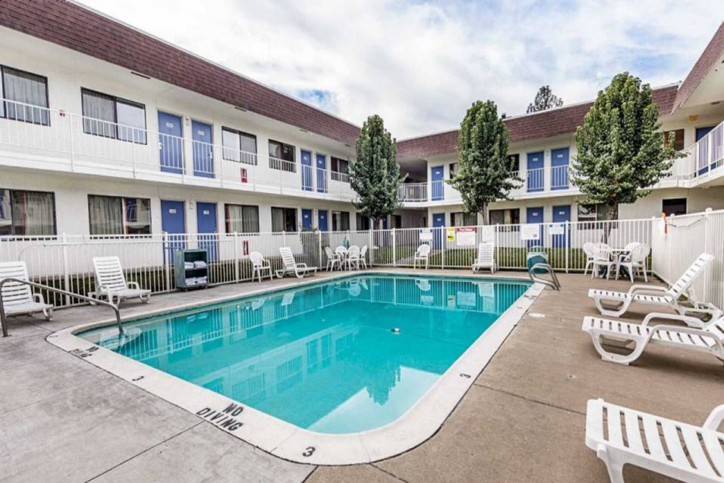 Motel6 Yreka, CA 40/62