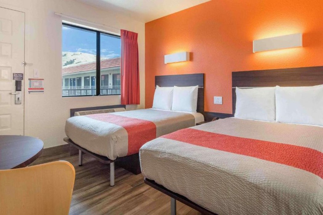 Motel6 Fremont, CA - South 19/57