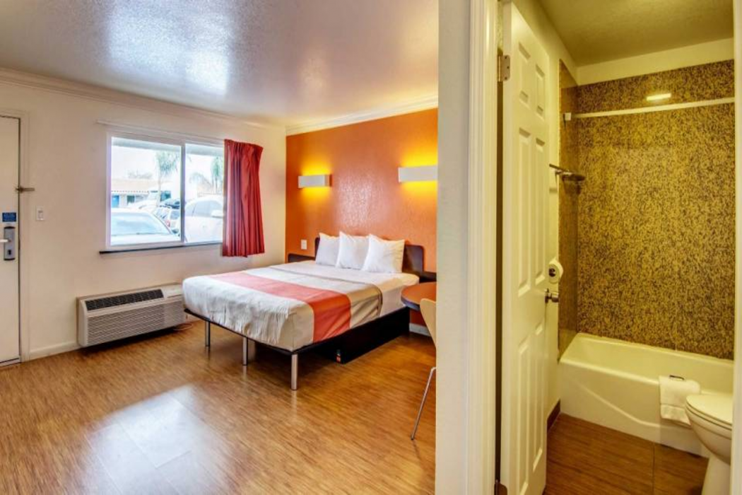 Motel6 Manteca, CA 16/45