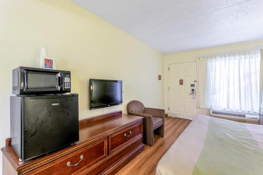 Americas Best Value Inn Edgewood 13/35