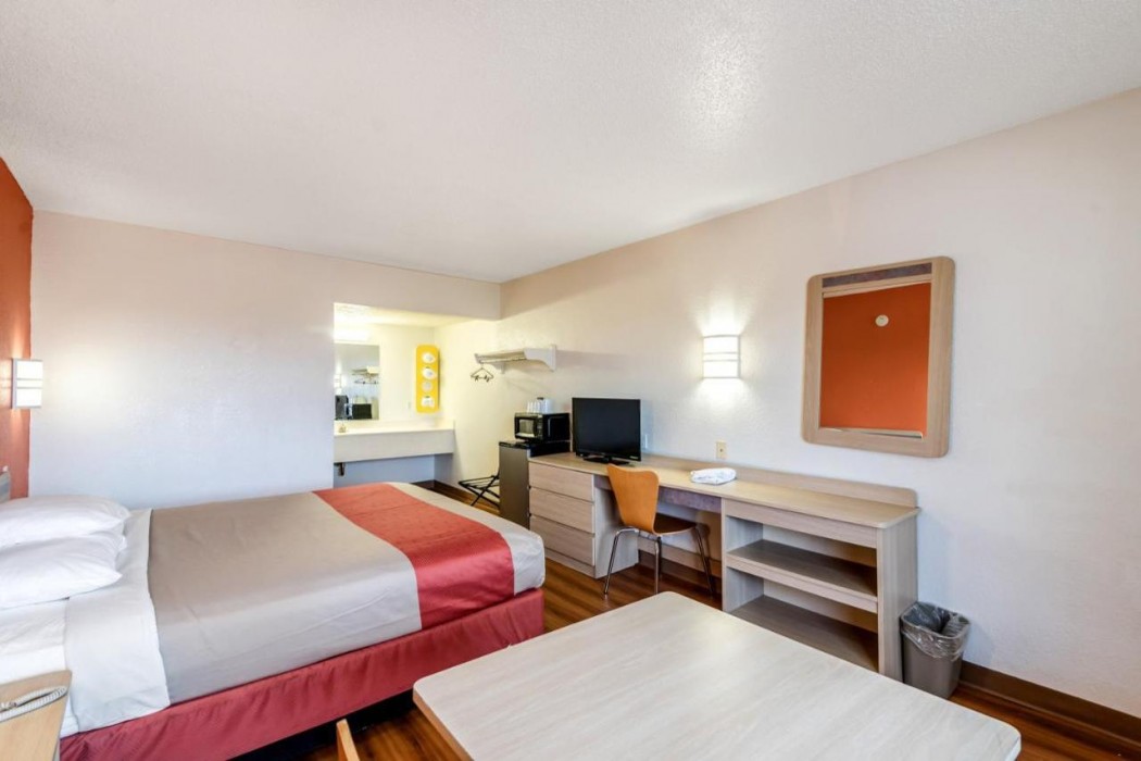 Motel6 Anniston, AL 13/39