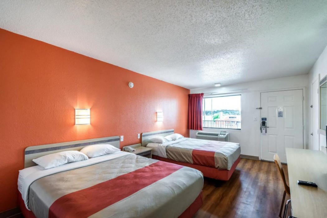 Motel6 Anniston, AL 15/39