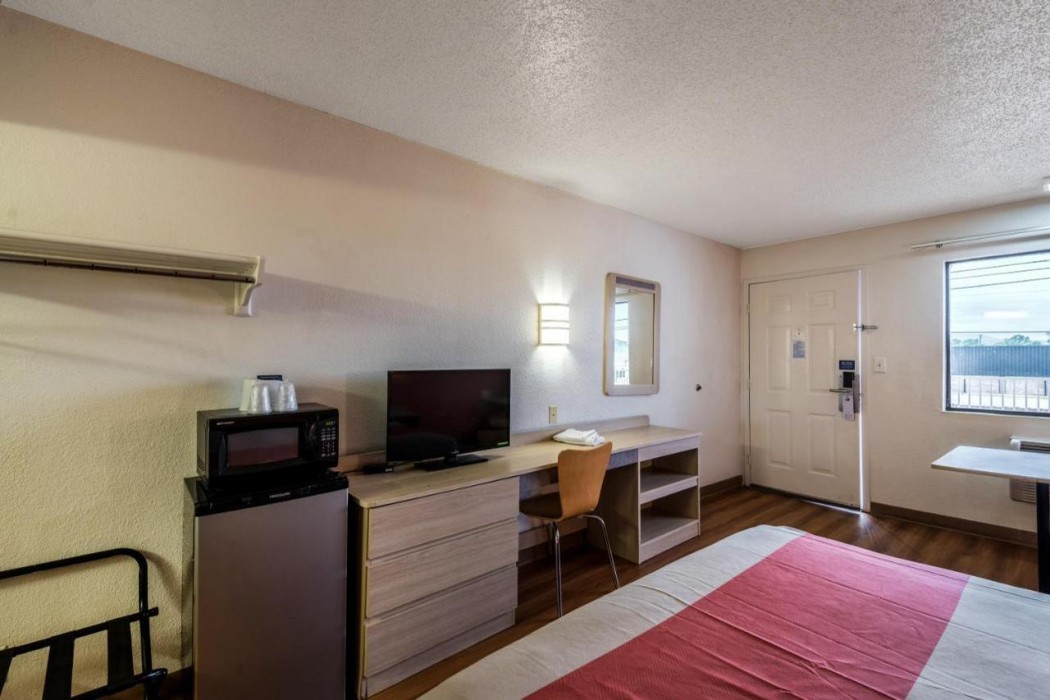 Motel6 Anniston, AL 12/39