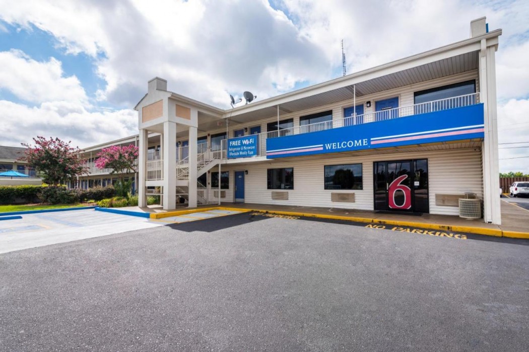 Motel6 Anniston, AL image