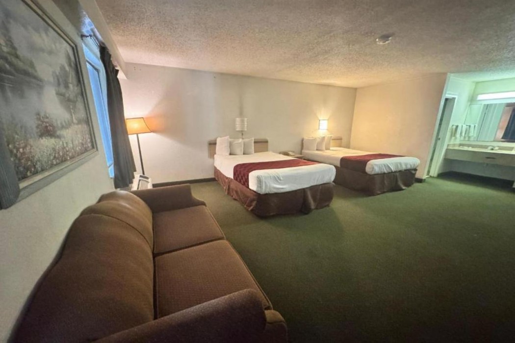 Delta Inn West Helena US 49 AR 10/30