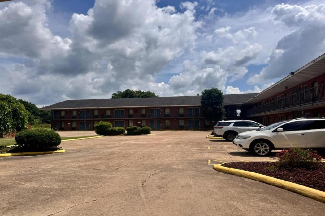 Delta Inn West Helena US 49 AR 6/30