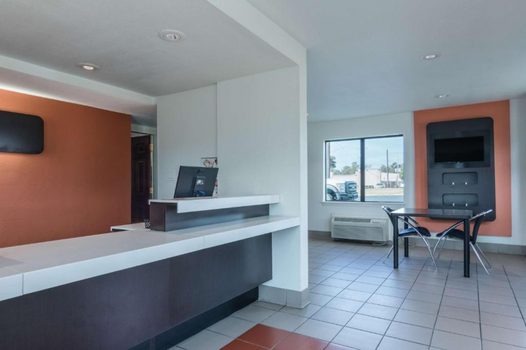 Lobby at Motel6 Texarkana, AR, TEXARKANA - AR