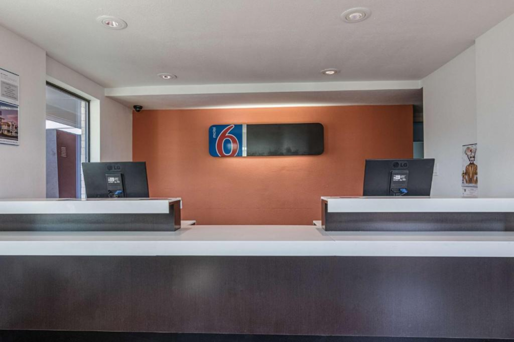 Lobby at Motel6 Texarkana, AR, TEXARKANA - AR
