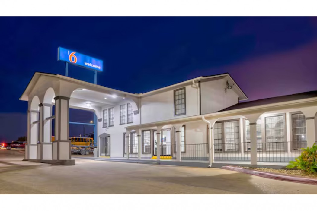 Motel6 Bryan, TX - College Station image