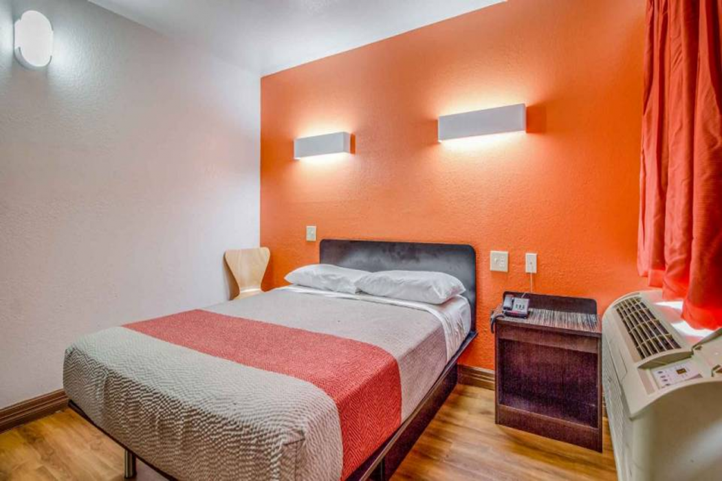 Motel6 Conroe, TX 17/63