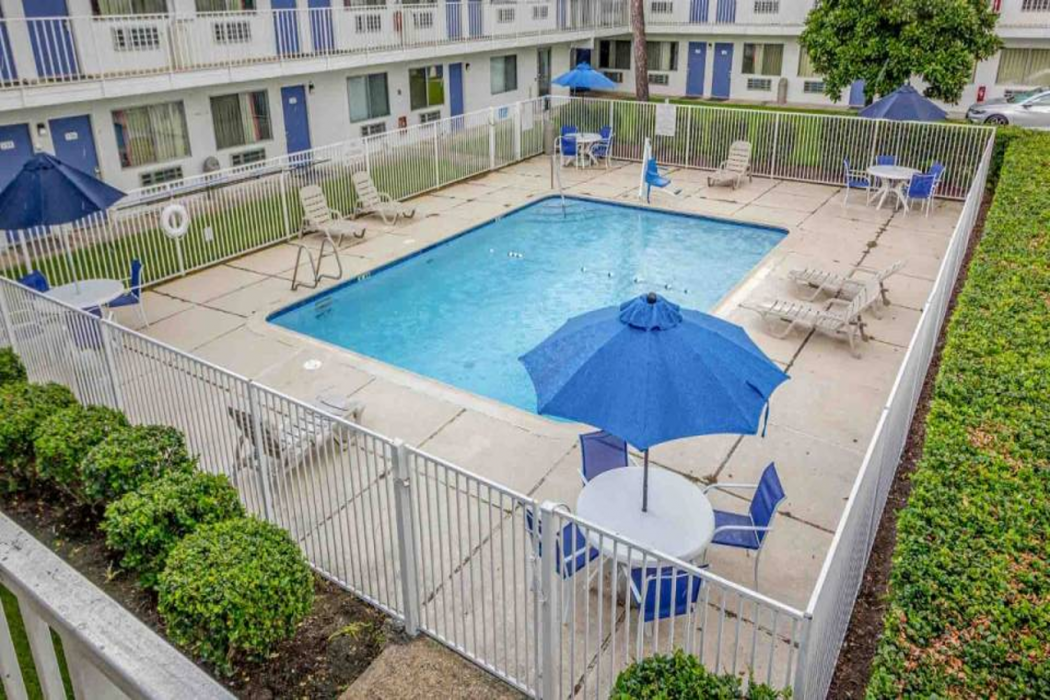 Motel6 Conroe, TX 40/63