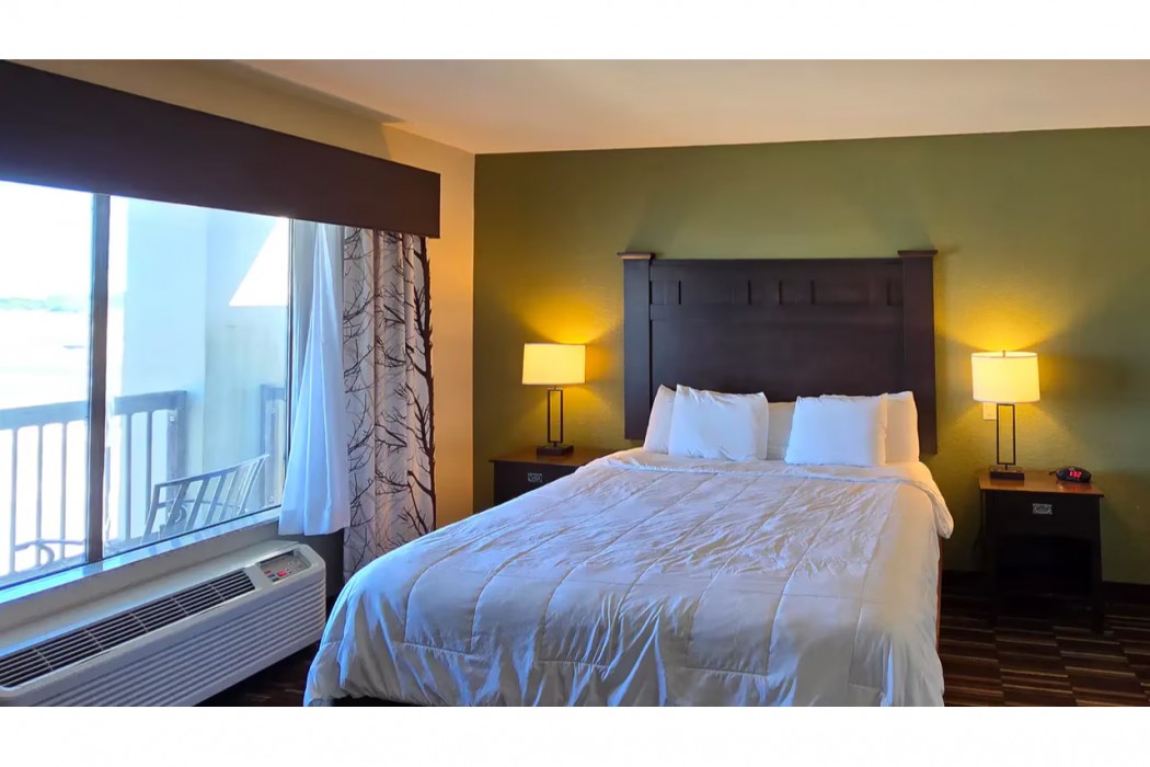 Comfort Inn & Suites Beeville, TX 6/15